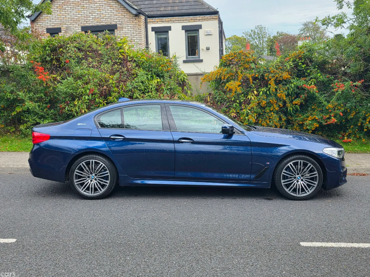 BMW 5-Series Saloon, Petrol Plug-in Hybrid, 2018, Blue