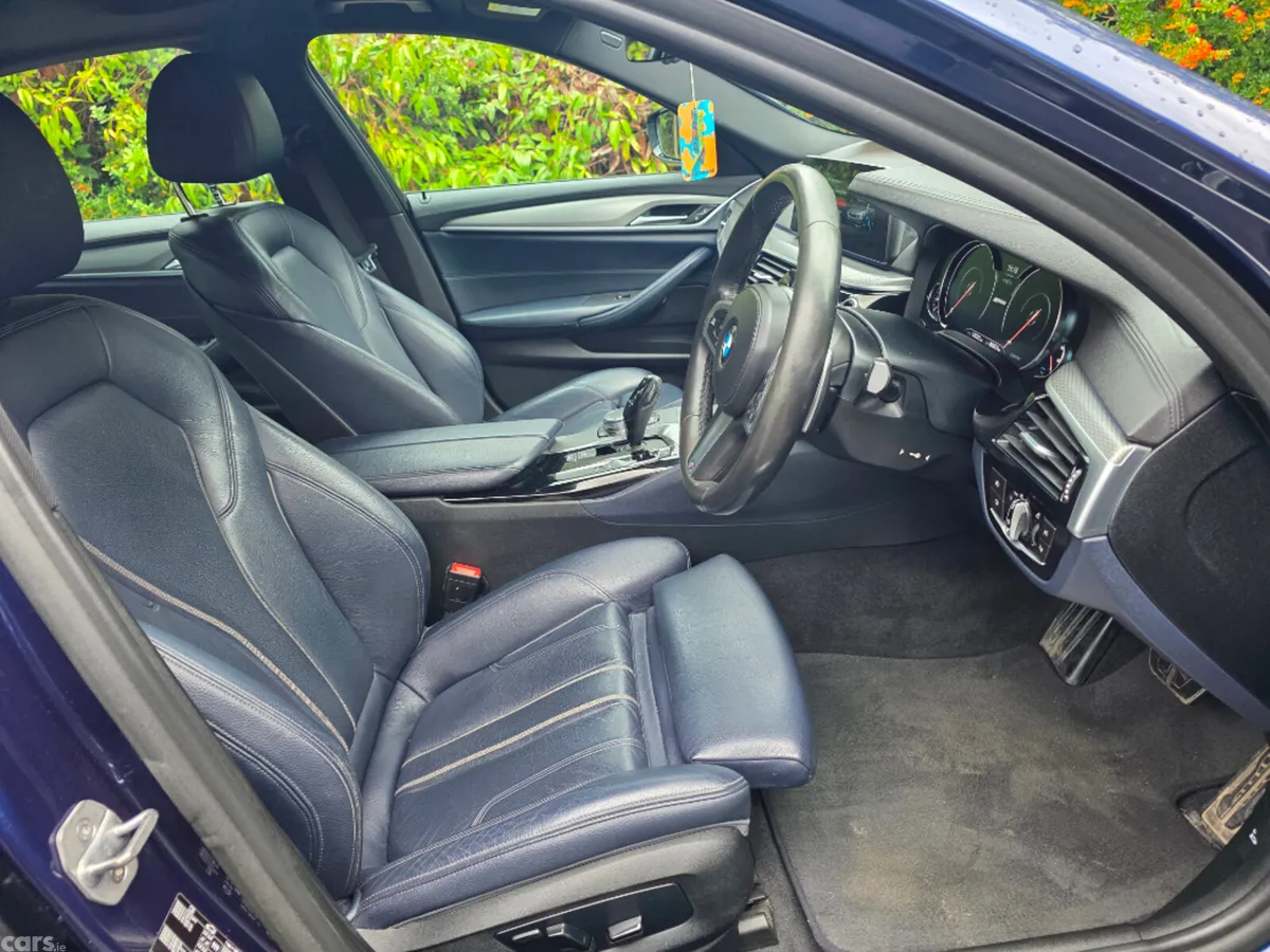 BMW 5-Series Saloon, Petrol Plug-in Hybrid, 2018, Blue