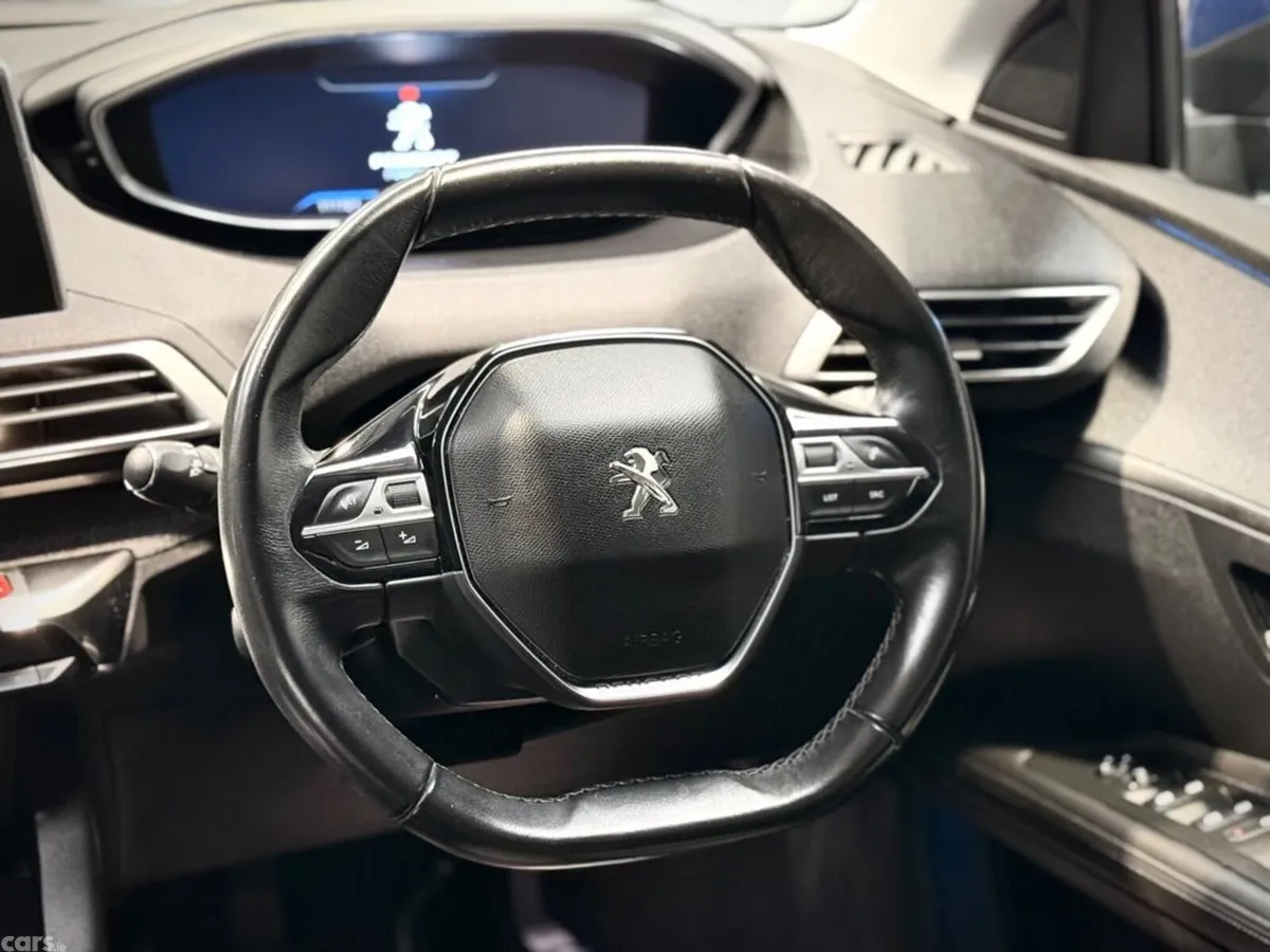 Peugeot 3008 MPV, Petrol, 2018, Blue