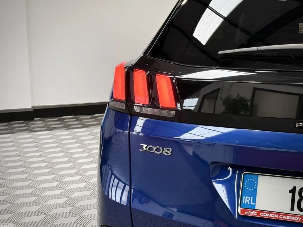Peugeot 3008 MPV, Petrol, 2018, Blue