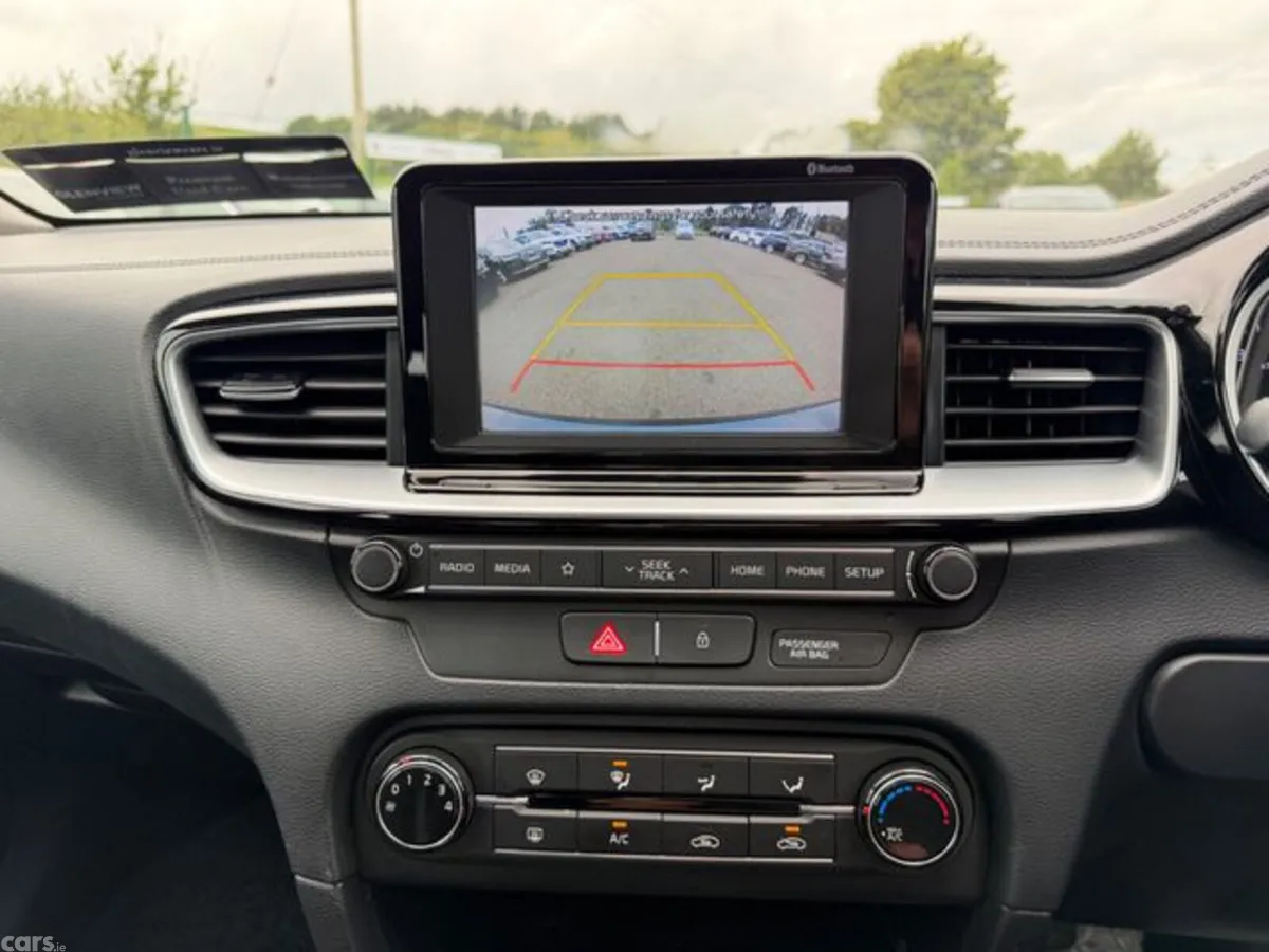 Kia Ceed Hatchback, Petrol, 2019, Blue