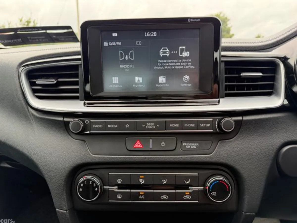 Kia Ceed Hatchback, Petrol, 2019, Blue