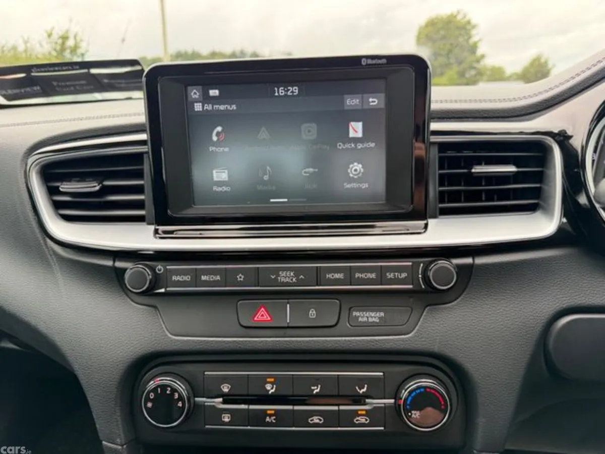 Kia Ceed Hatchback, Petrol, 2019, Blue