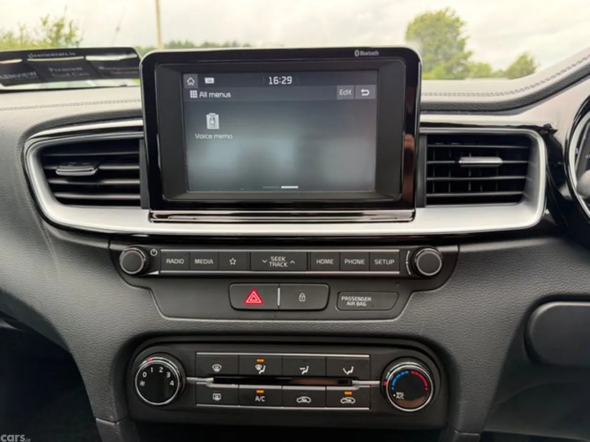 Kia Ceed Hatchback, Petrol, 2019, Blue