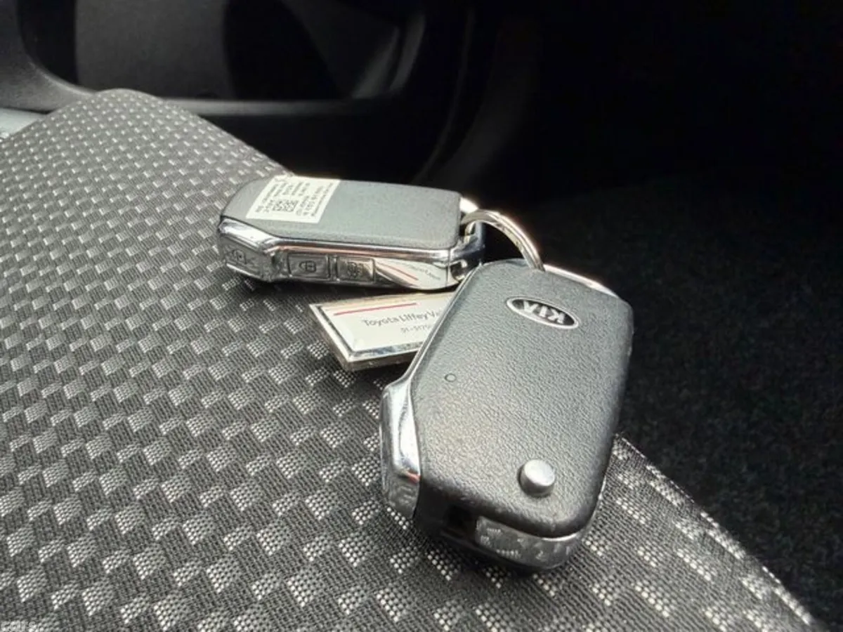 Kia Ceed Hatchback, Petrol, 2019, Blue