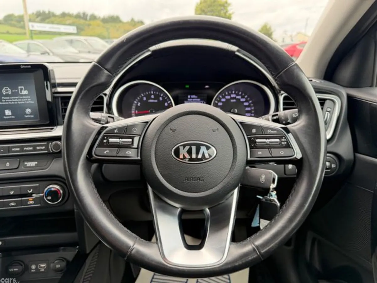 Kia Ceed Hatchback, Petrol, 2019, Blue