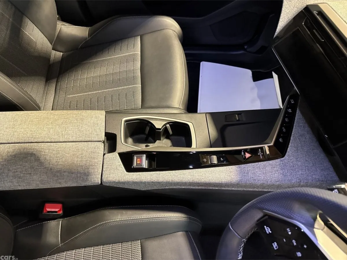 Peugeot 3008 MPV, Petrol Hybrid, 2025, Blue