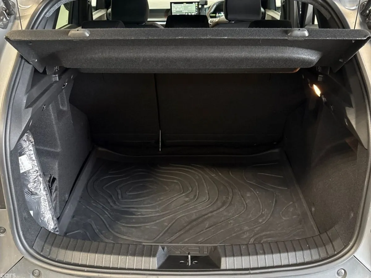 Dacia Duster SUV, Petrol Hybrid, 2026, Grey