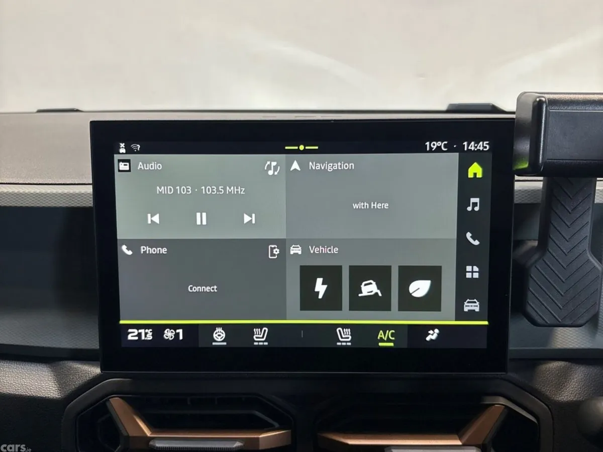Dacia Duster SUV, Petrol Hybrid, 2026, Grey
