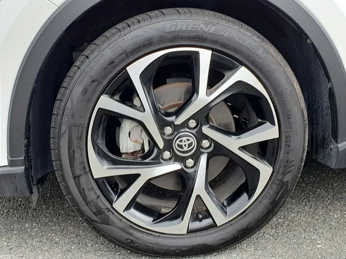 Toyota C-HR SUV, Petrol Hybrid, 2019, White