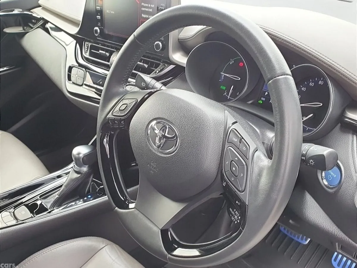 Toyota C-HR SUV, Petrol Hybrid, 2019, White
