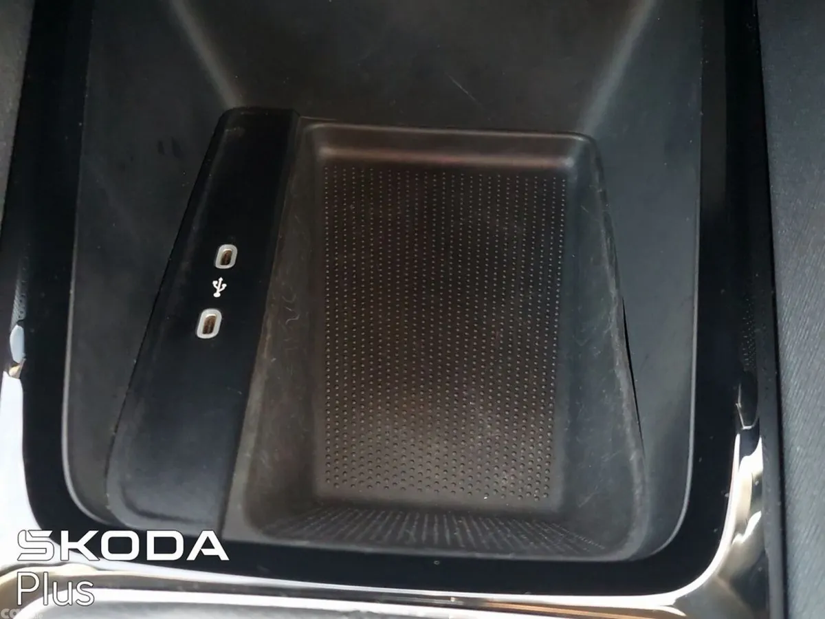 Skoda Octavia Saloon, Diesel, 2024, Silver