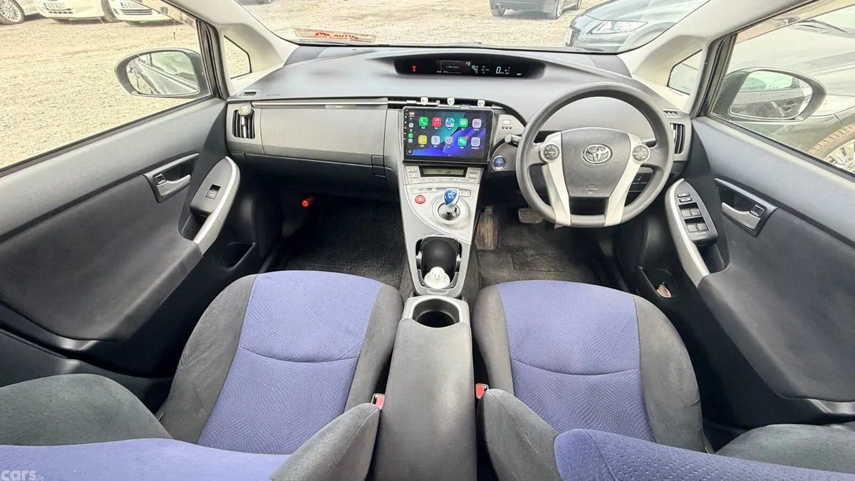 Toyota Prius Hatchback, Petrol Hybrid, 2015, Purple