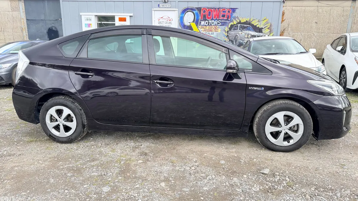 Toyota Prius Hatchback, Petrol Hybrid, 2015, Purple