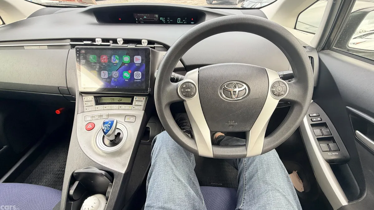 Toyota Prius Hatchback, Petrol Hybrid, 2015, Purple