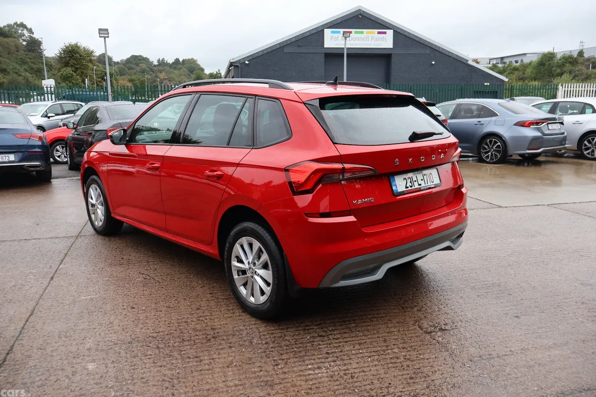 Skoda Kamiq Hatchback, Petrol, 2023, Red