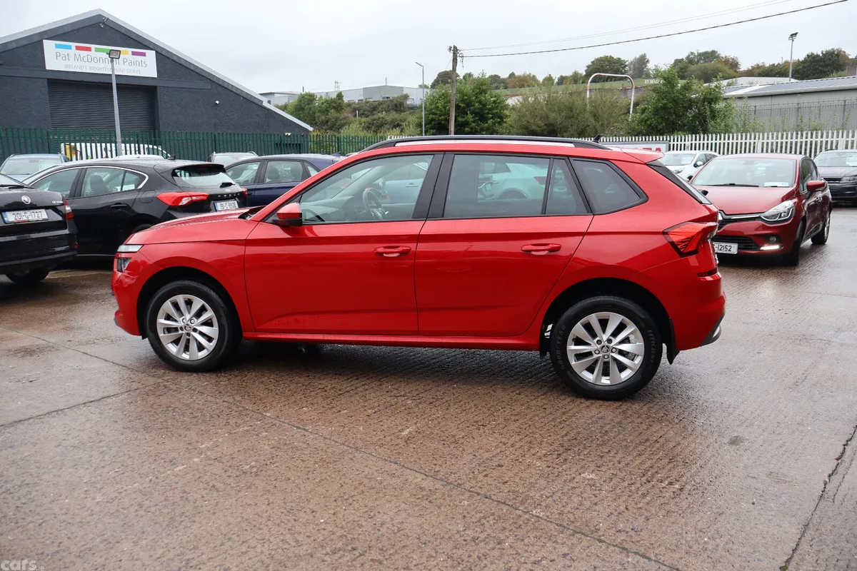 Skoda Kamiq Hatchback, Petrol, 2023, Red