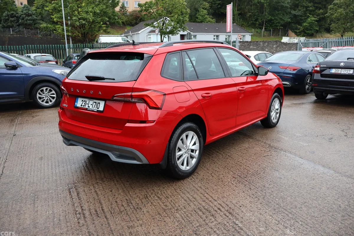 Skoda Kamiq Hatchback, Petrol, 2023, Red