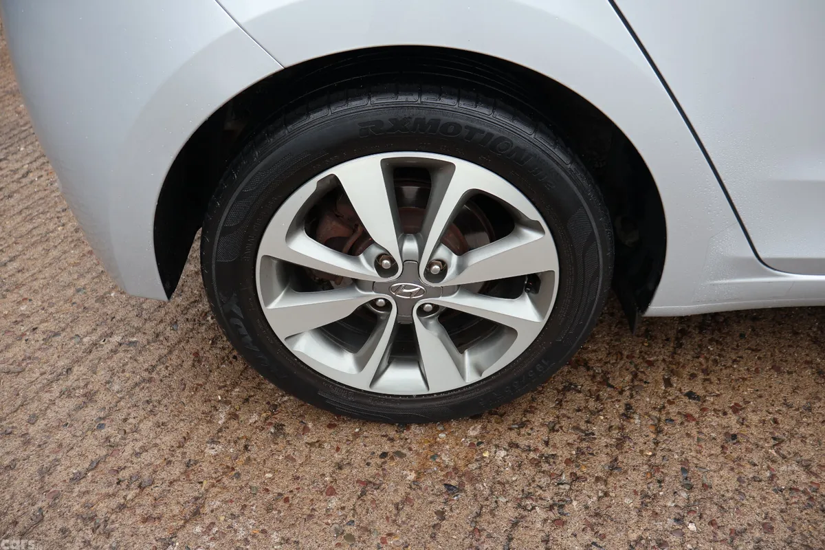 Hyundai i20 Hatchback, Petrol, 2016, Silver