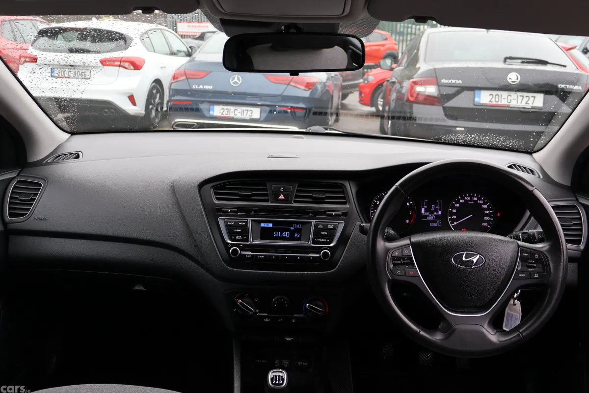 Hyundai i20 Hatchback, Petrol, 2016, Silver
