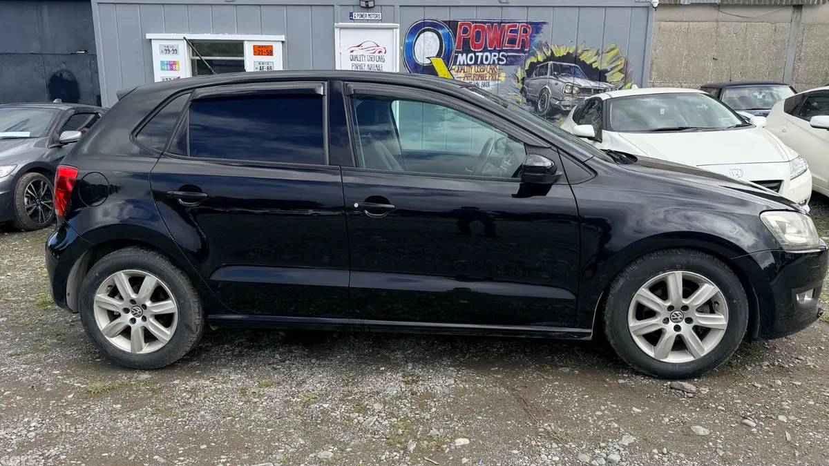 Volkswagen Polo Hatchback, Petrol, 2013, Black