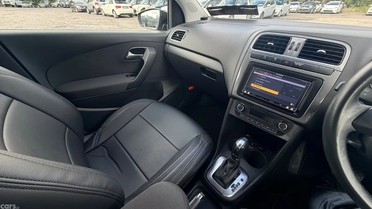 Volkswagen Polo Hatchback, Petrol, 2013, Black
