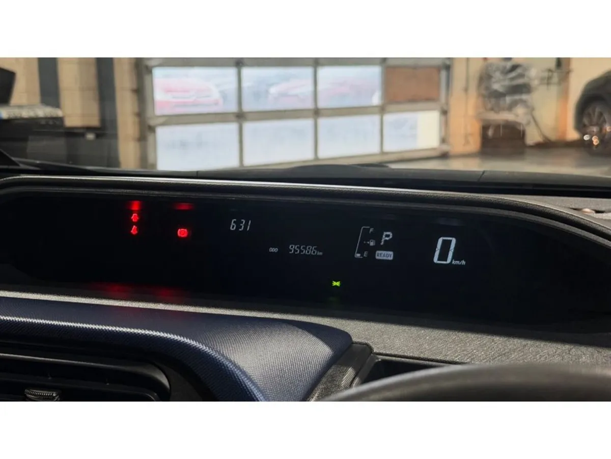 Toyota Aqua Hatchback, Petrol Hybrid, 2016, Blue