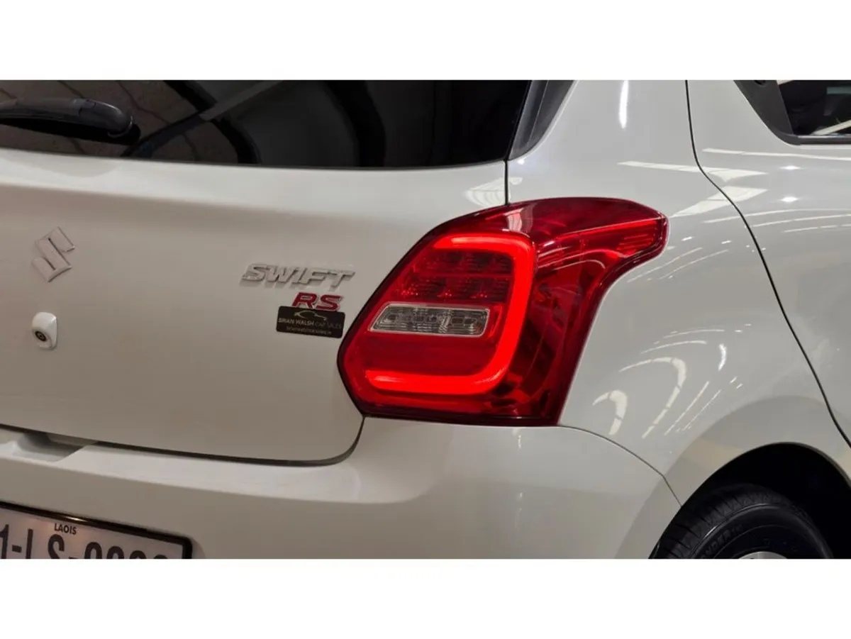 Suzuki Swift Hatchback, Petrol, 2019, White