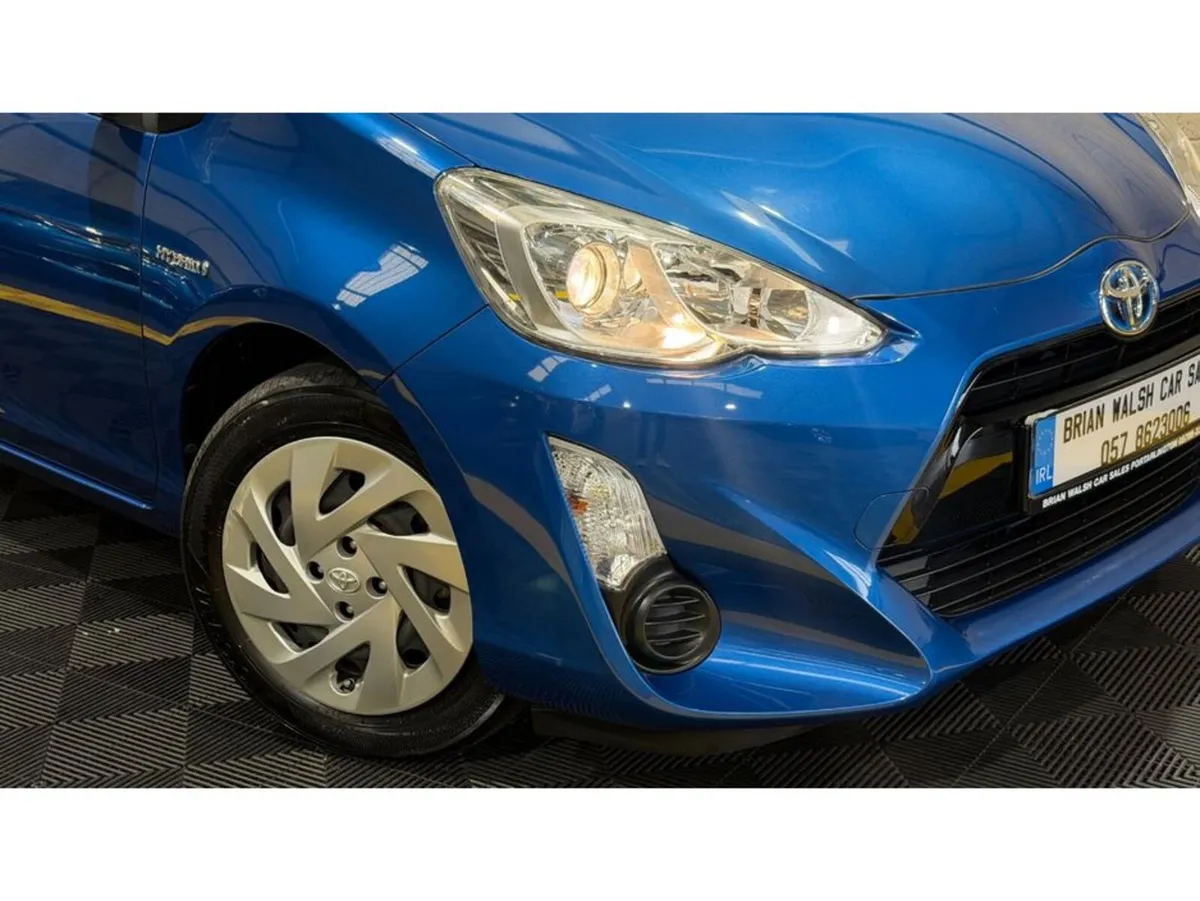 Toyota Aqua Hatchback, Petrol Hybrid, 2016, Blue