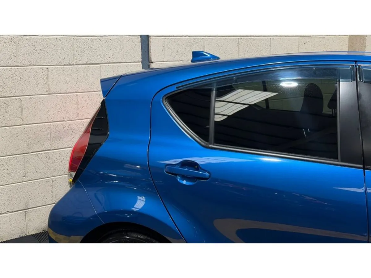 Toyota Aqua Hatchback, Petrol Hybrid, 2016, Blue