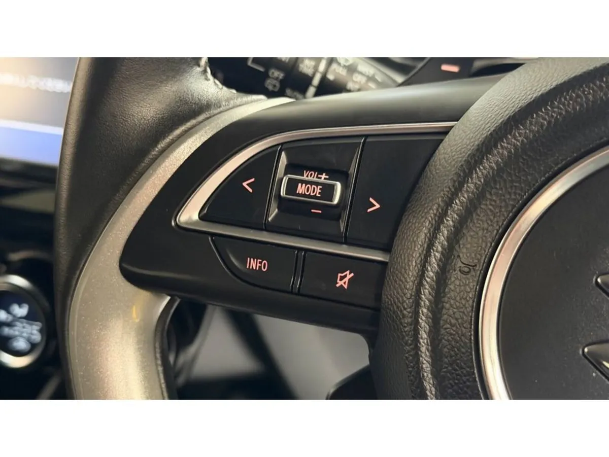 Suzuki Swift Hatchback, Petrol, 2019, White