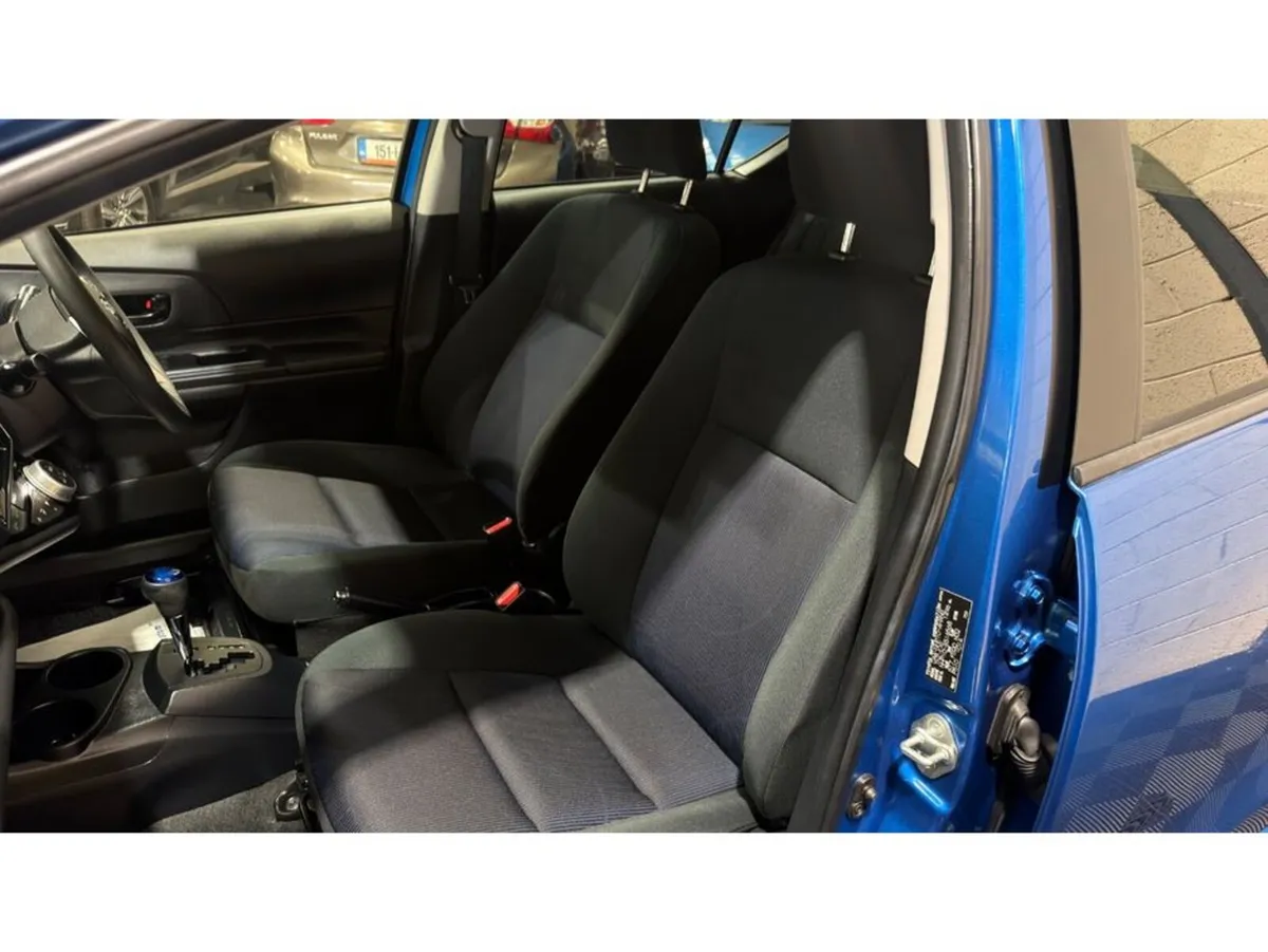 Toyota Aqua Hatchback, Petrol Hybrid, 2016, Blue