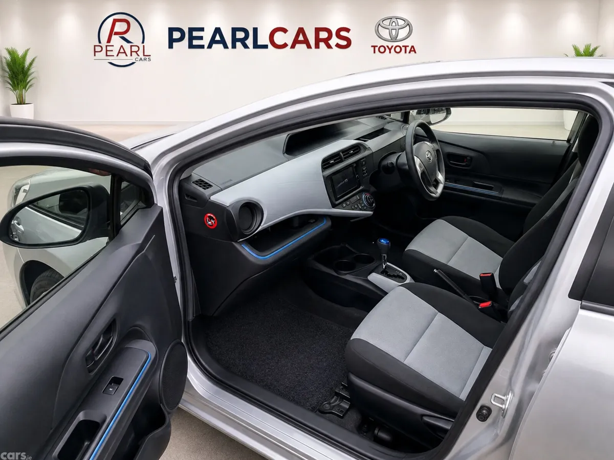 Toyota Aqua Hatchback, Petrol Hybrid, 2014, Silver