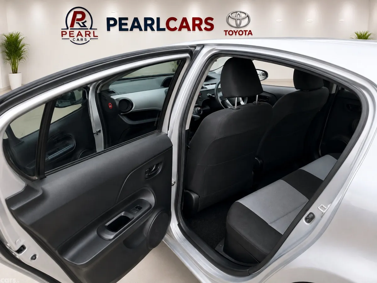 Toyota Aqua Hatchback, Petrol Hybrid, 2014, Silver