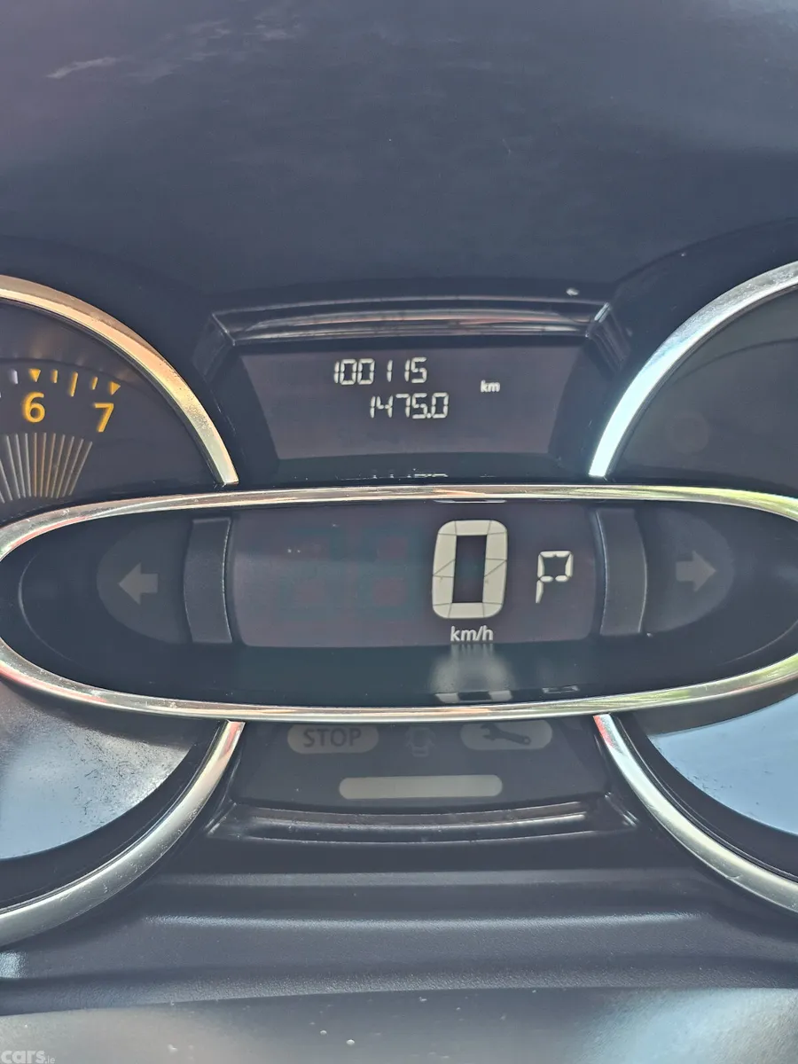 Renault Clio Hatchback, Petrol, 2015, Grey
