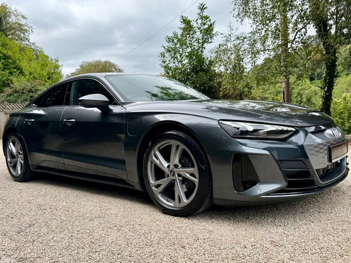 Audi e-tron GT quattro Coupe, Electric, 2023, Grey