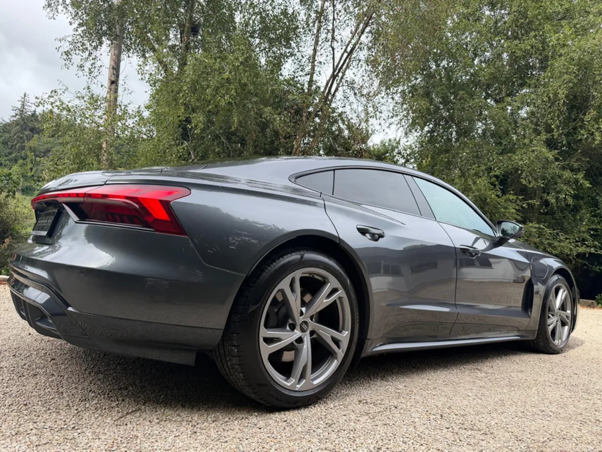 Audi e-tron GT quattro Coupe, Electric, 2023, Grey