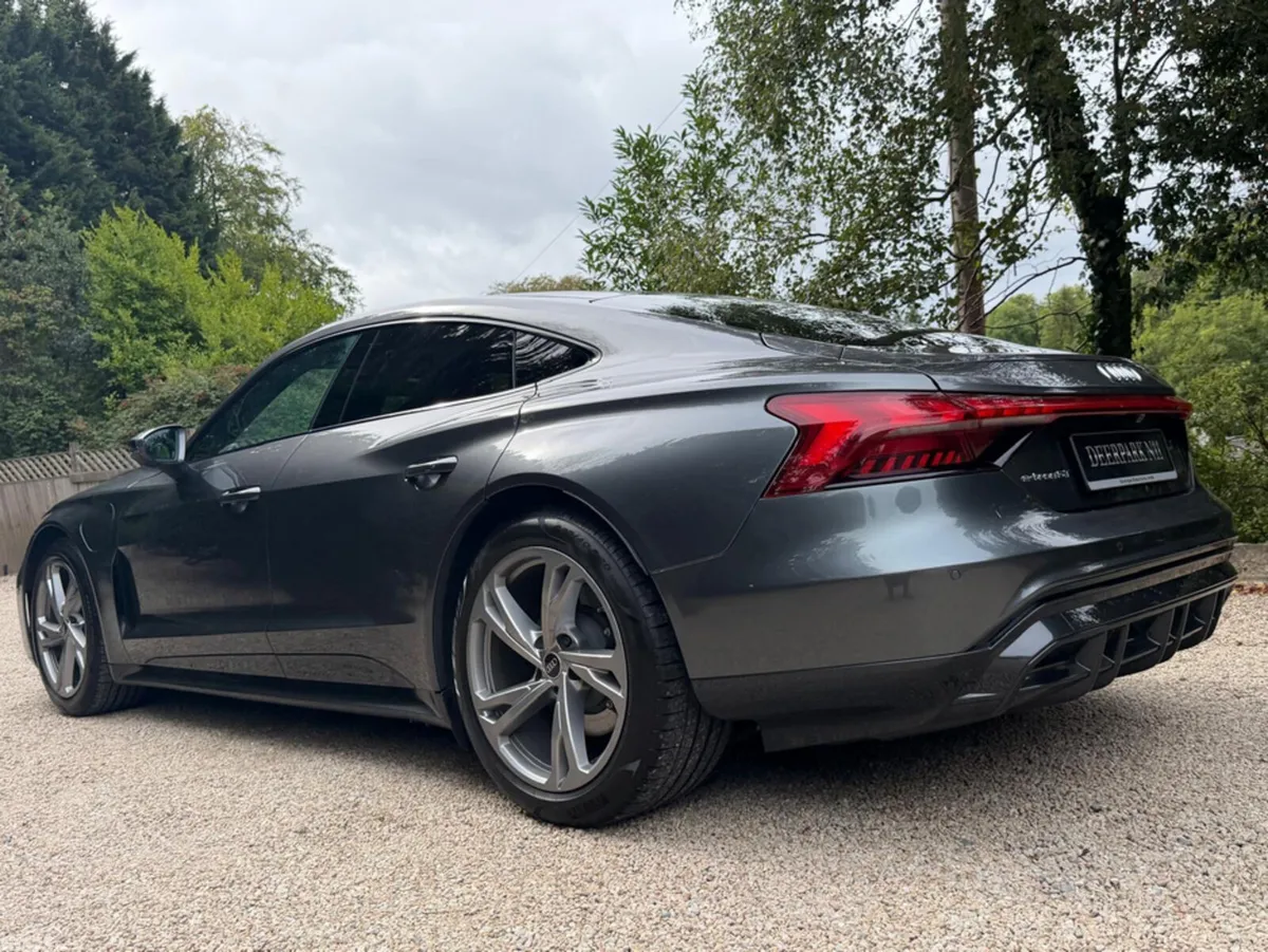 Audi e-tron GT quattro Coupe, Electric, 2023, Grey