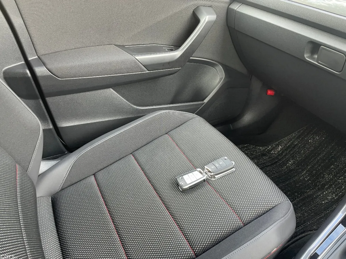 Volkswagen T-Roc SUV, Diesel, 2021, White