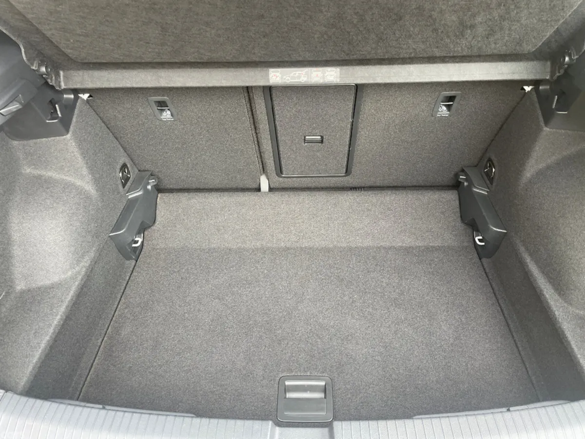 Volkswagen T-Roc SUV, Diesel, 2021, White