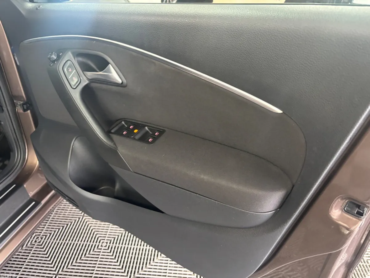 Volkswagen Polo Hatchback, Petrol, 2014, Brown