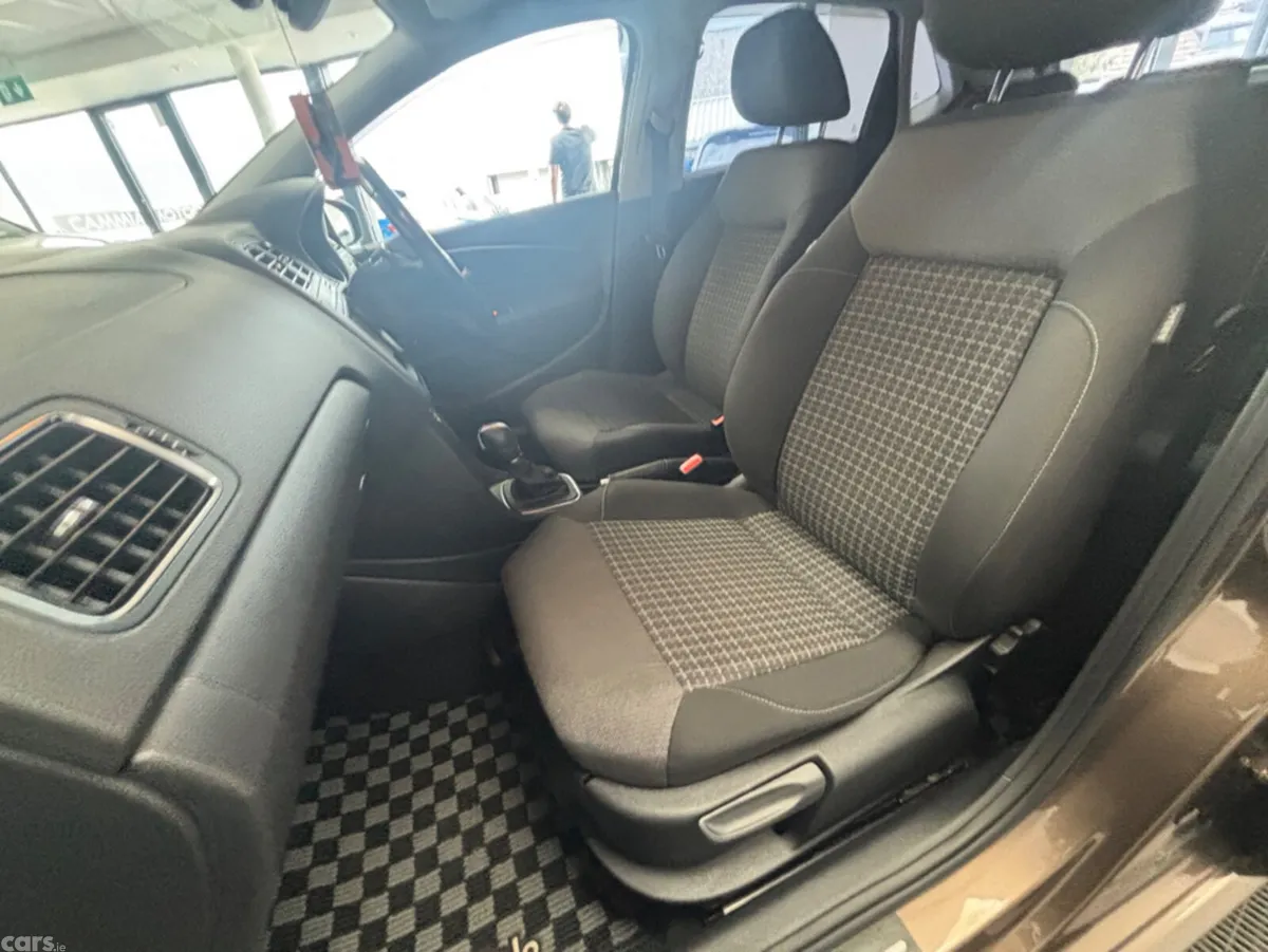 Volkswagen Polo Hatchback, Petrol, 2014, Brown