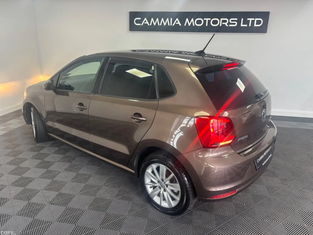 Volkswagen Polo Hatchback, Petrol, 2014, Brown