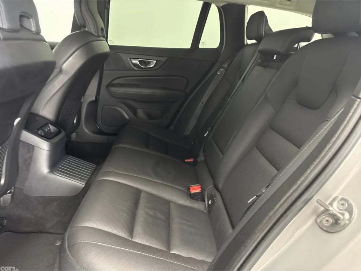 Volvo V60 Estate, Petrol Hybrid, 2023, Grey