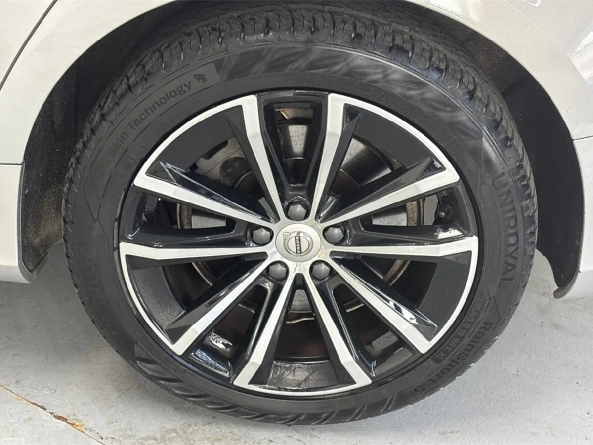 Volvo V60 Estate, Petrol Hybrid, 2023, Grey