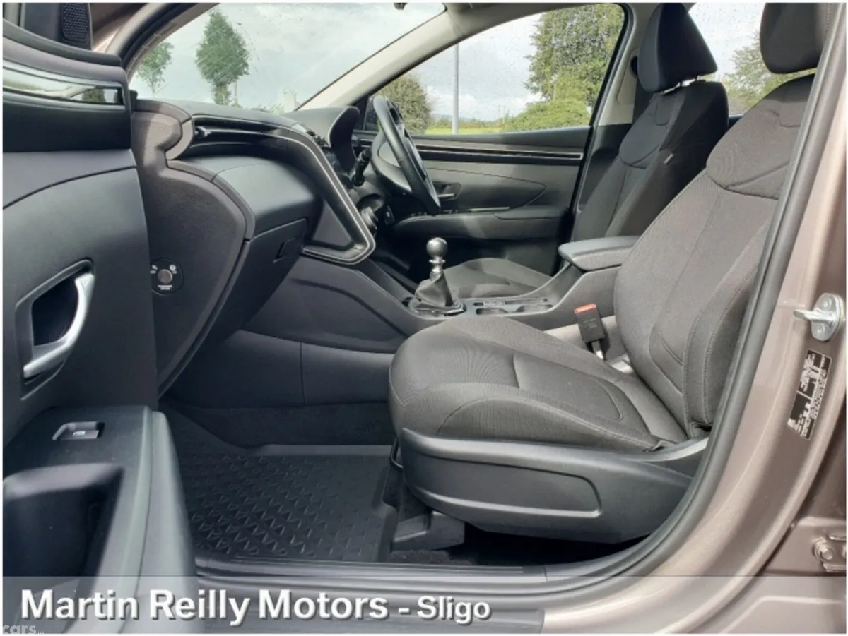 Hyundai Tucson MPV, Diesel, 2023, Brown