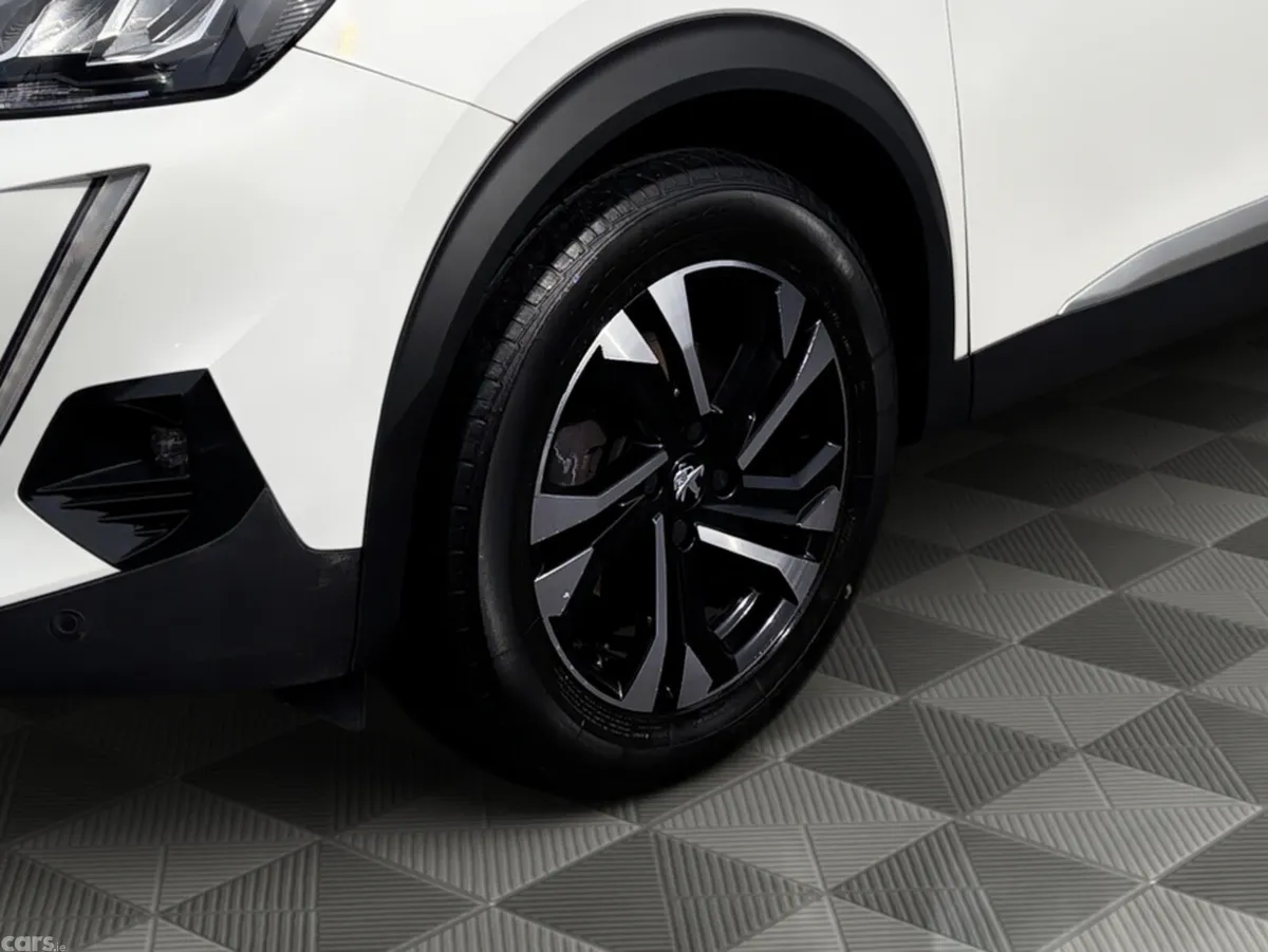 Peugeot 2008 Hatchback, Diesel, 2021, White