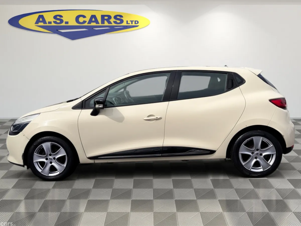Renault Clio Hatchback, Petrol, 2016, Yellow