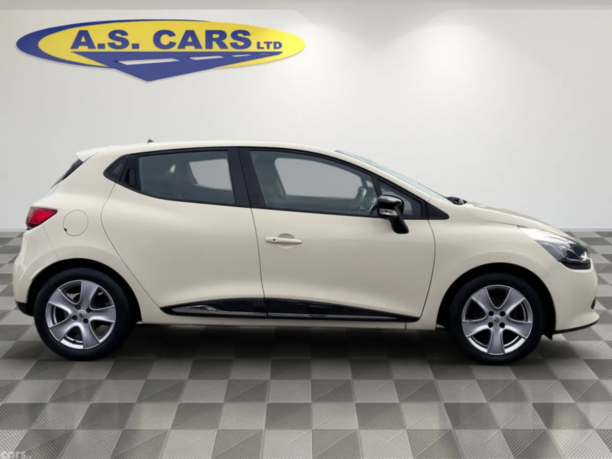 Renault Clio Hatchback, Petrol, 2016, Yellow