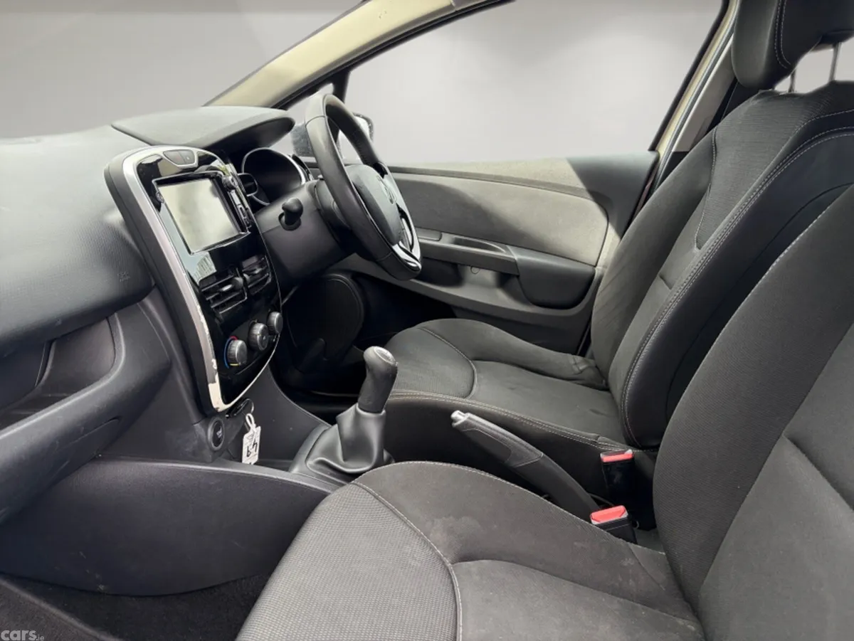 Renault Clio Hatchback, Petrol, 2016, Yellow